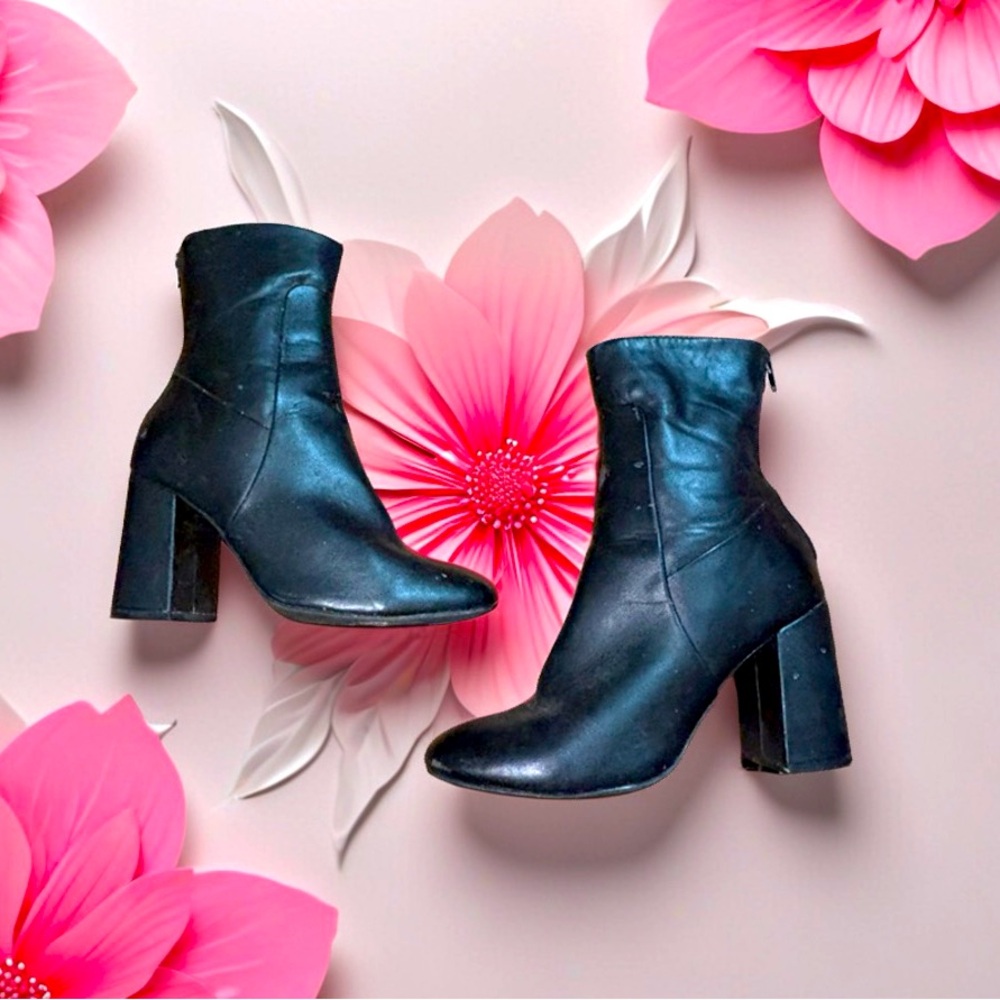 cute! Zara ankle boots, black leather size 9